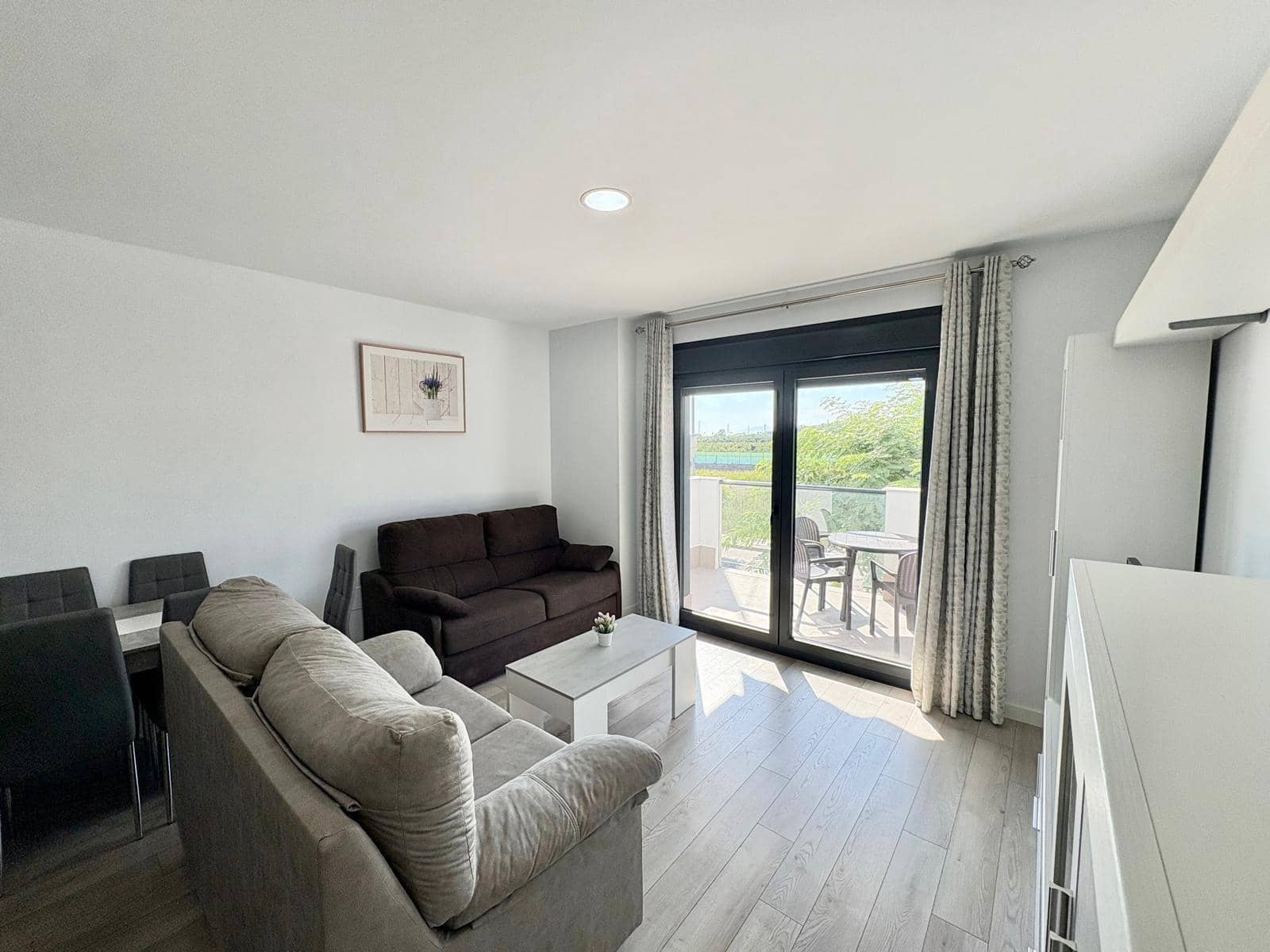 2 bedroom Flat for rent in Valle Niza with pool garage - € 1,000 (Ref: 10049503)