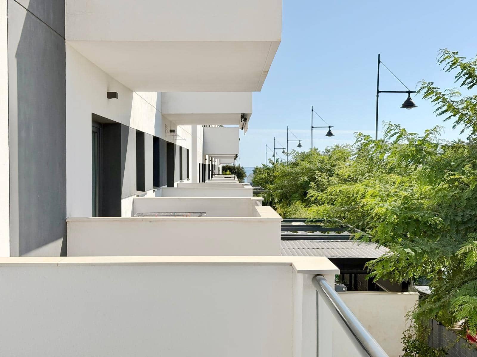 2 bedroom Flat for rent in Valle Niza with pool garage - € 1,000 (Ref: 10049503)