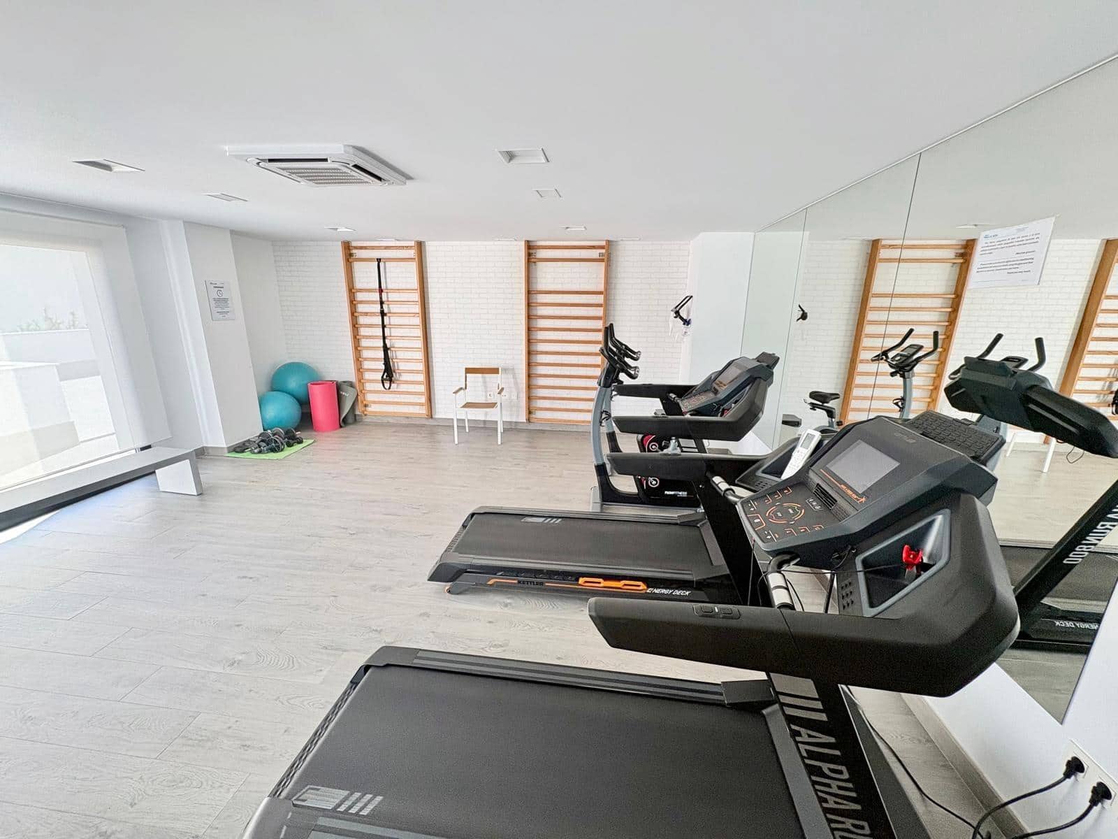 2 bedroom Flat for rent in Valle Niza with pool garage - € 1,000 (Ref: 10049503)