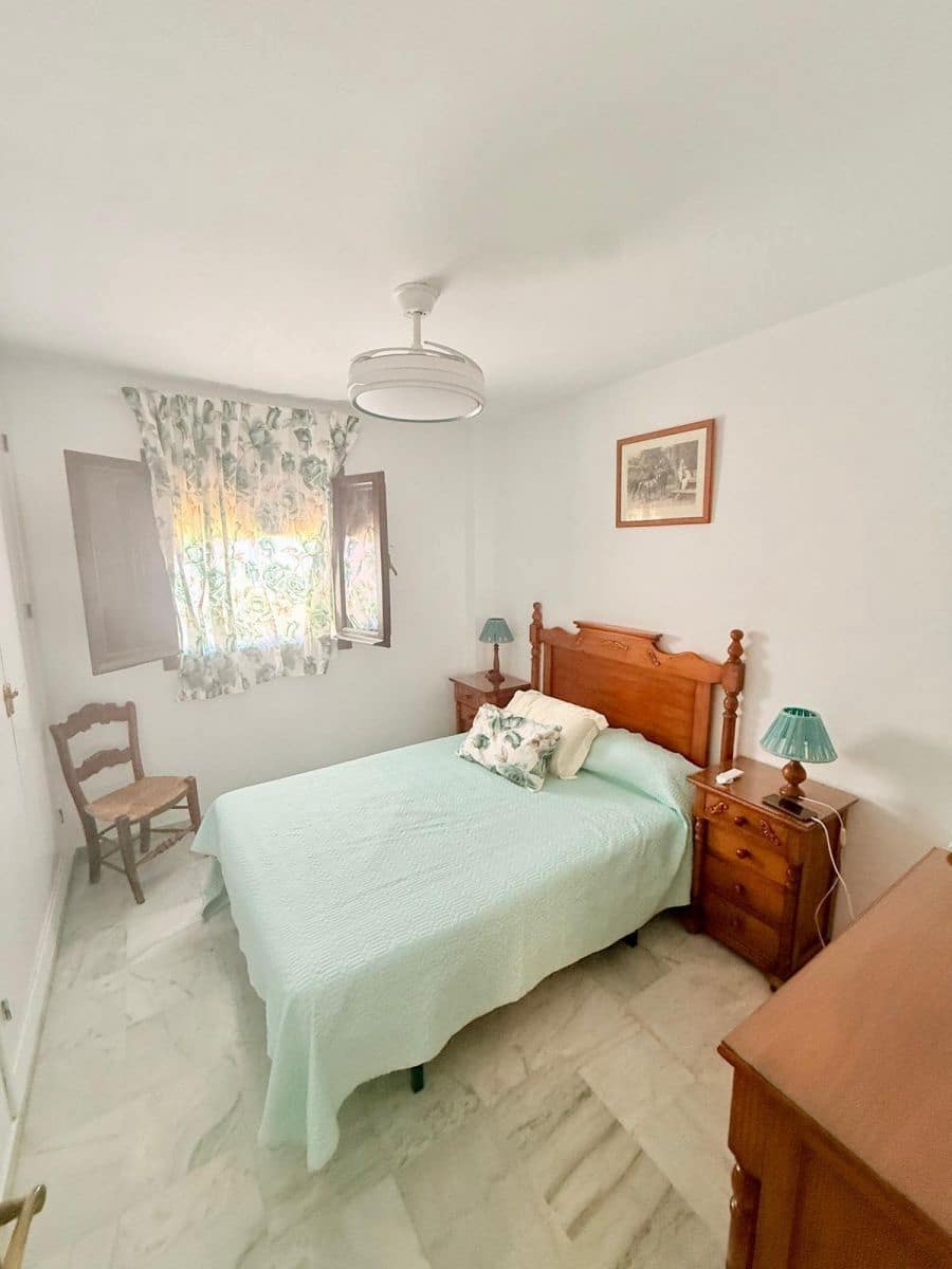 4 bedroom Apartment for rent in Velez-Malaga with pool - € 1,350 (Ref: 10049504)