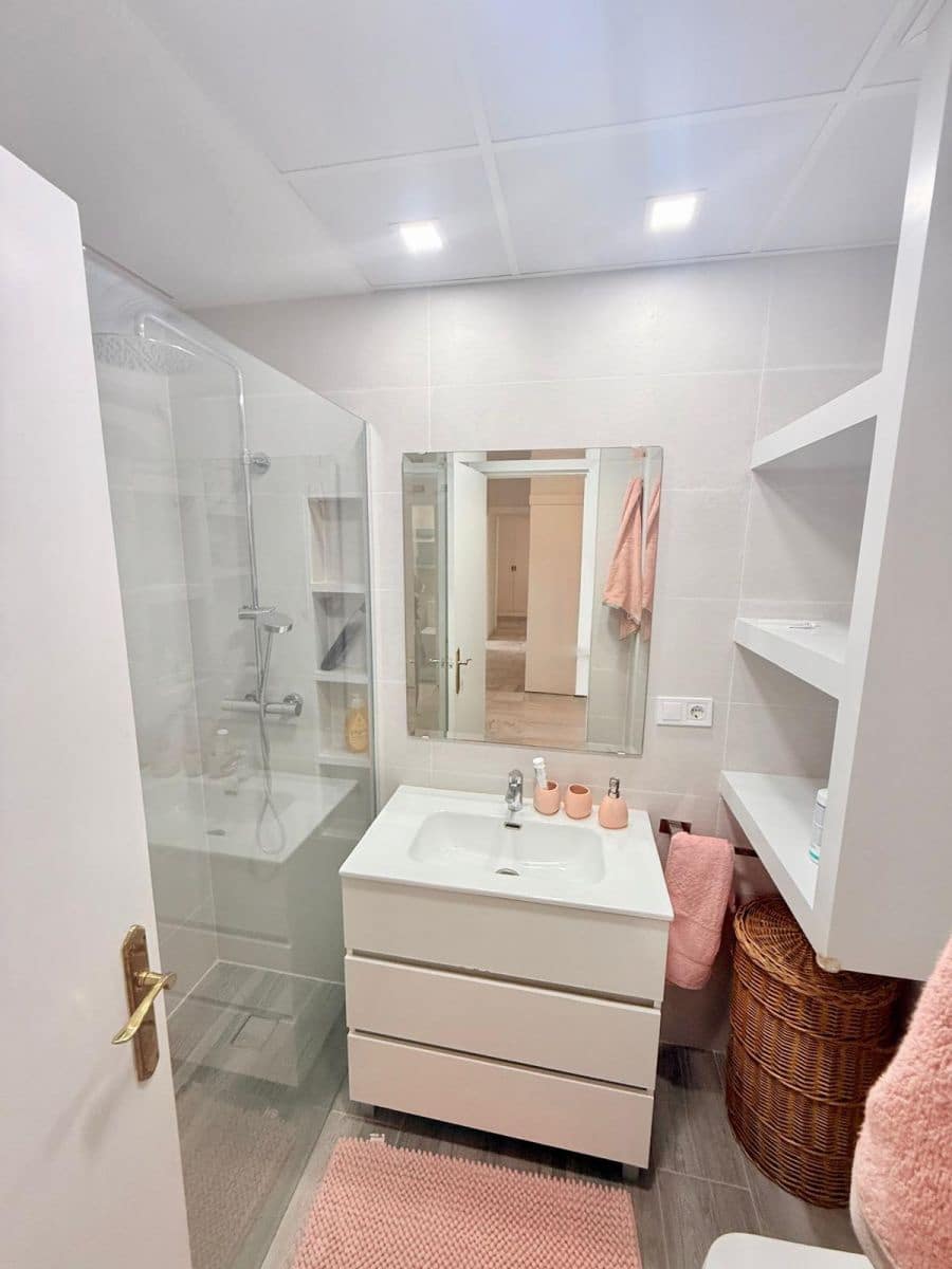 4 bedroom Apartment for rent in Velez-Malaga with pool - € 1,350 (Ref: 10049504)