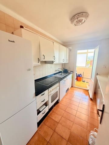 4 bedroom Apartment for rent in Vélez-Málaga with pool - € 1,350 (Ref: 10049504)