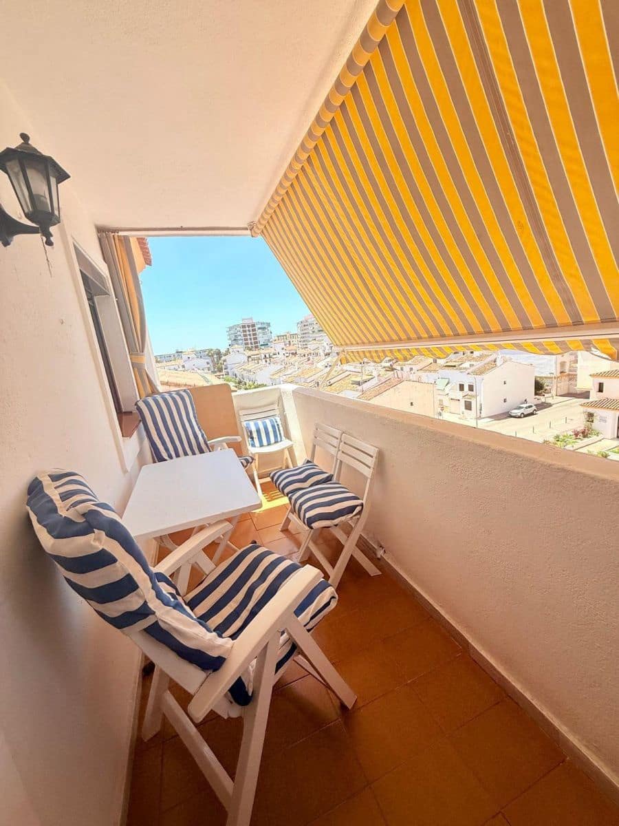 4 bedroom Apartment for rent in Velez-Malaga with pool - € 1,350 (Ref: 10049504)