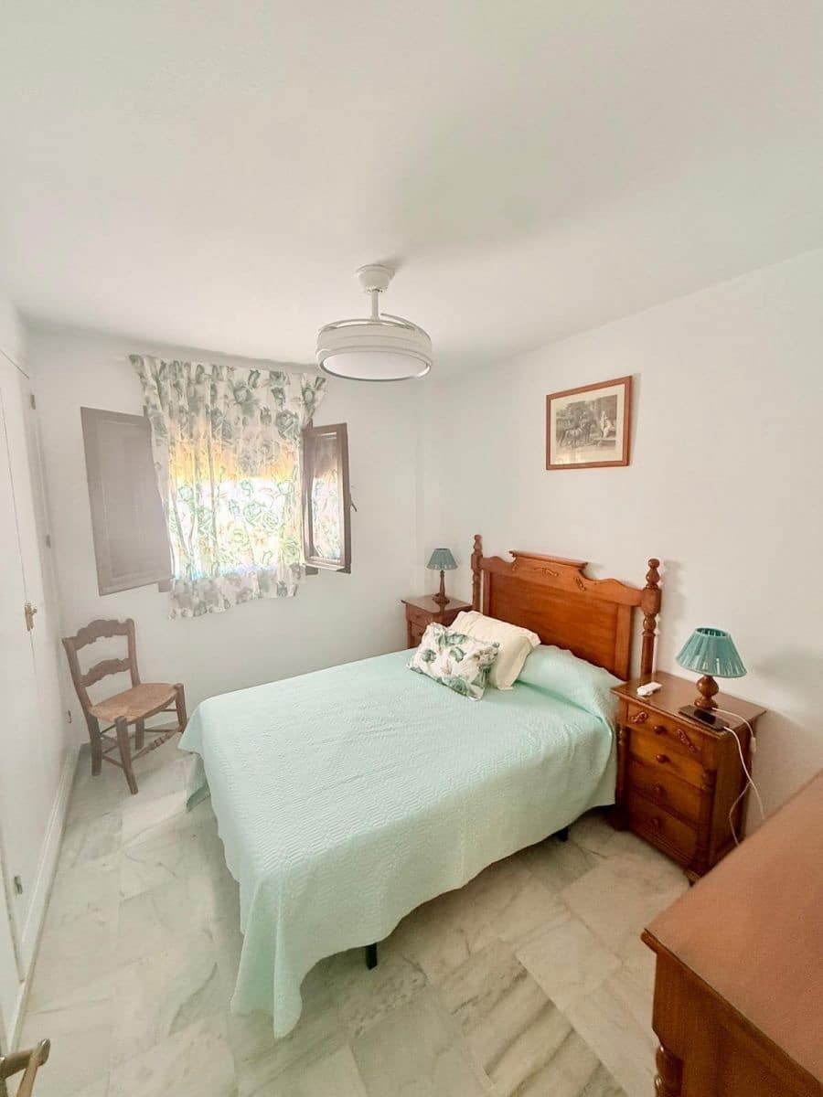 4 bedroom Apartment for rent in Velez-Malaga with pool - € 1,350 (Ref: 10049504)