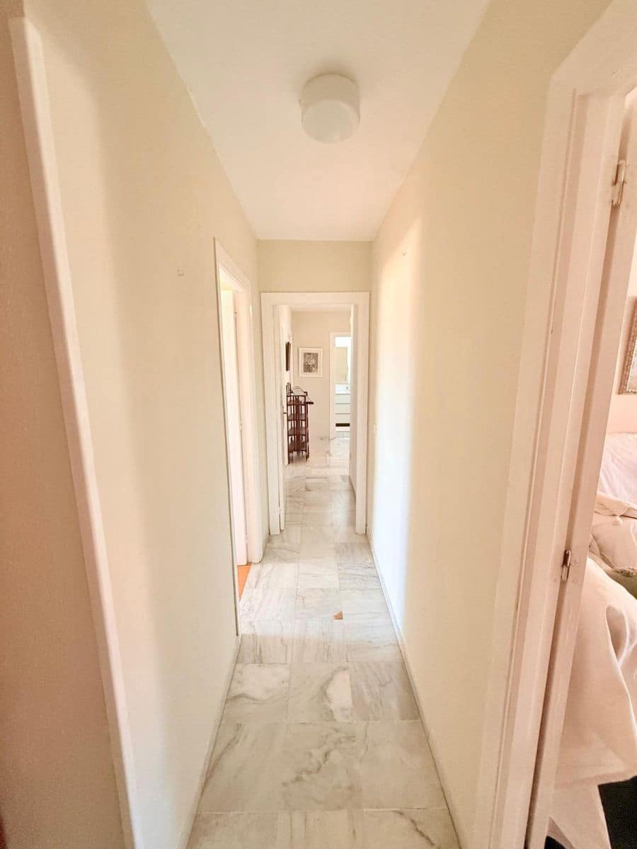 4 bedroom Apartment for rent in Velez-Malaga with pool - € 1,300 (Ref: 10049504)