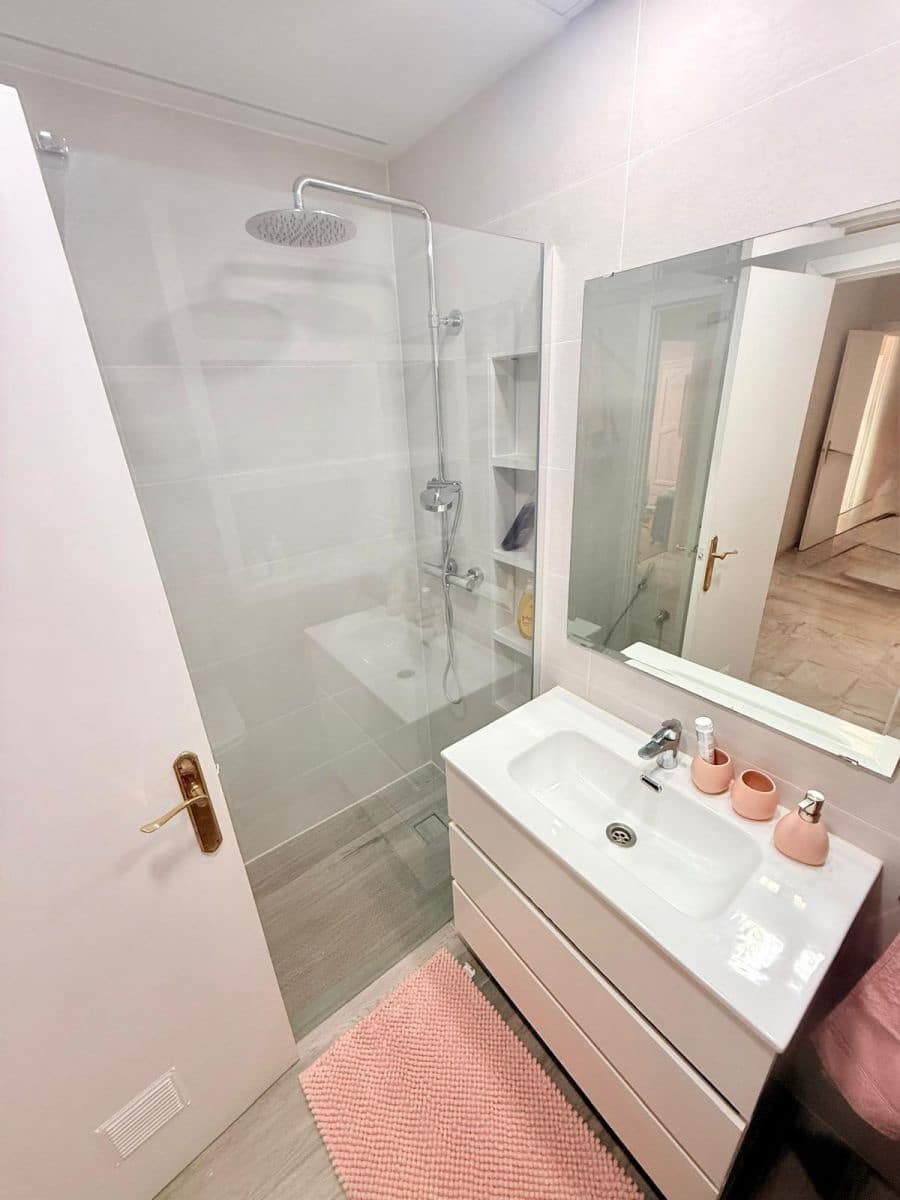 4 bedroom Apartment for rent in Velez-Malaga with pool - € 1,300 (Ref: 10049504)