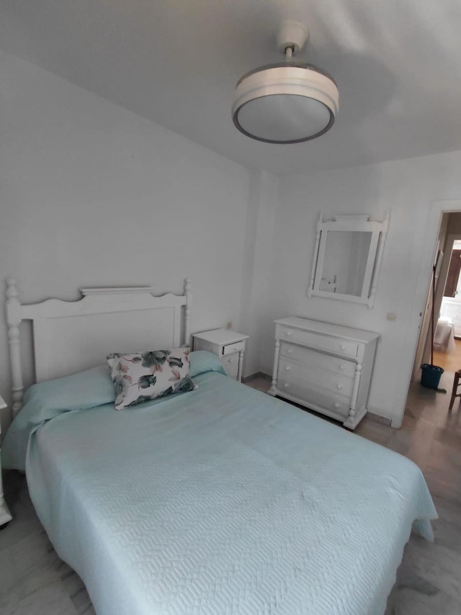4 bedroom Apartment for rent in Velez-Malaga with pool - € 1,300 (Ref: 10049504)