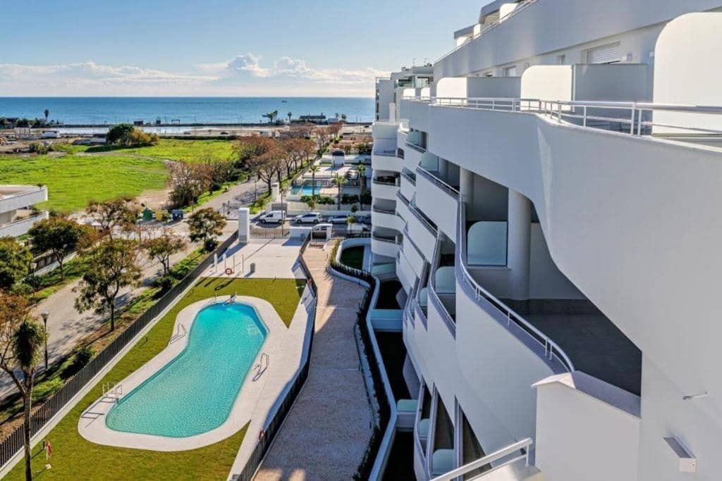 Ático de 3 habitaciones en Vélez-Málaga en alquiler con piscina - 1.800 € (Ref: 10055468)