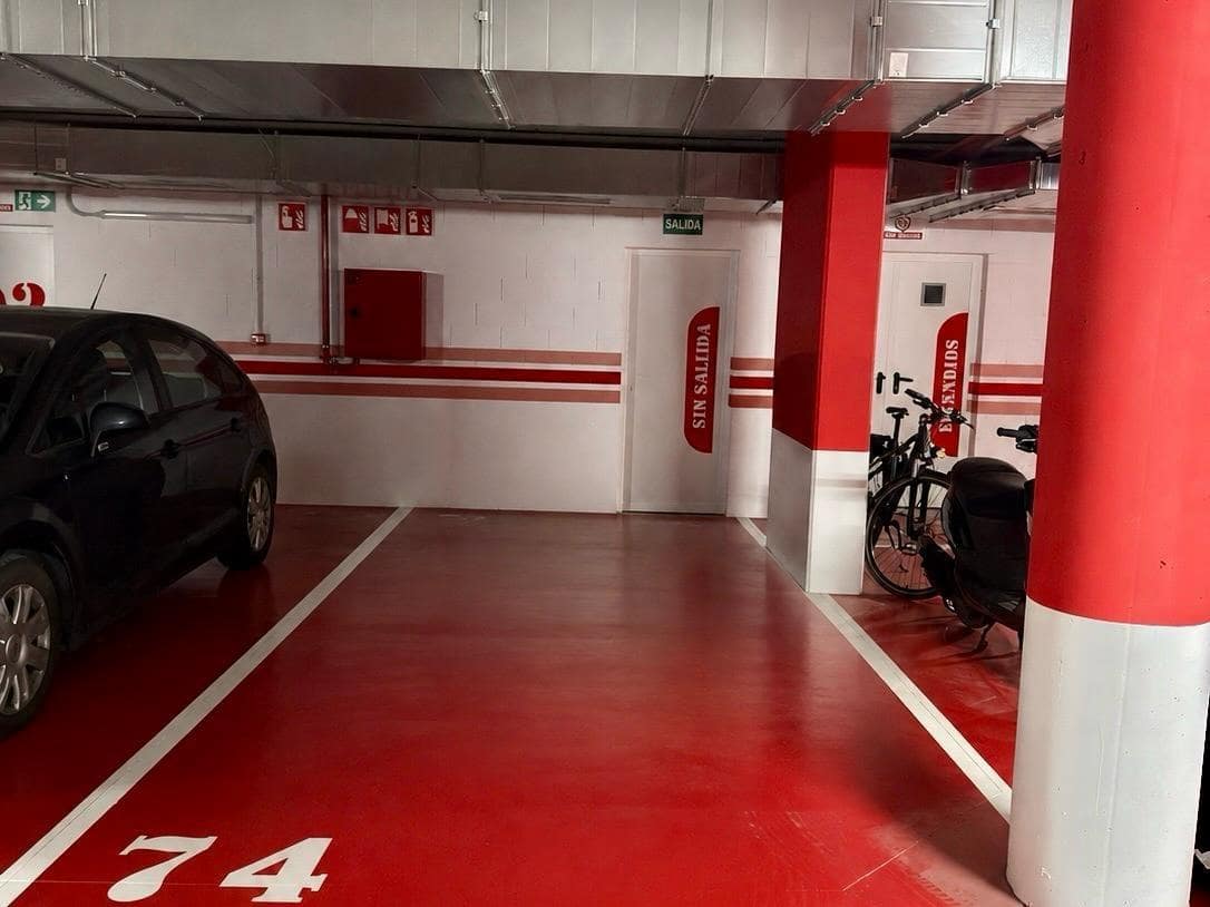Ático de 3 habitaciones en Vélez-Málaga en alquiler con piscina - 1.800 € (Ref: 10055468)