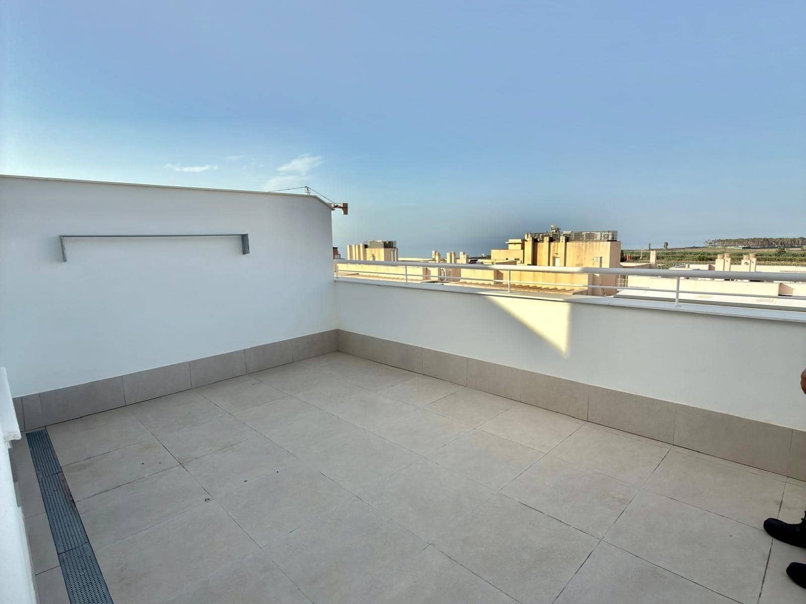 Ático de 3 habitaciones en Vélez-Málaga en alquiler con piscina - 1.800 € (Ref: 10055468)