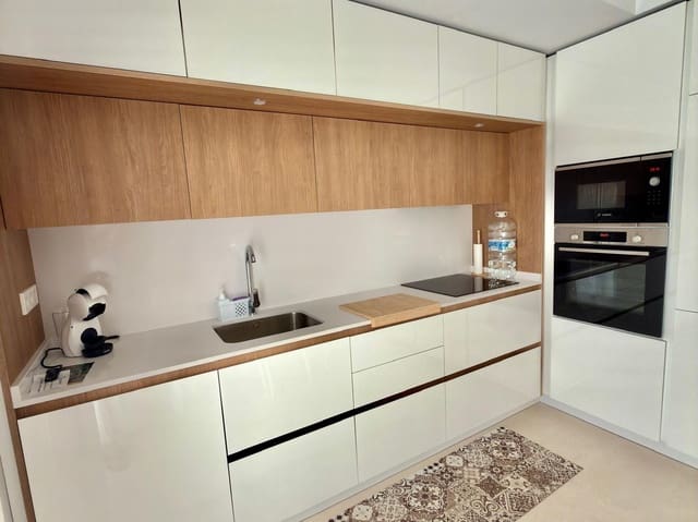 Ático de 3 habitaciones en Vélez-Málaga en alquiler con piscina - 1.800 € (Ref: 10055468)