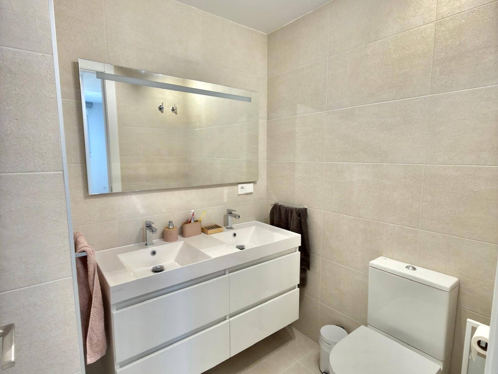 Ático de 3 habitaciones en Vélez-Málaga en alquiler con piscina - 1.800 € (Ref: 10055468)