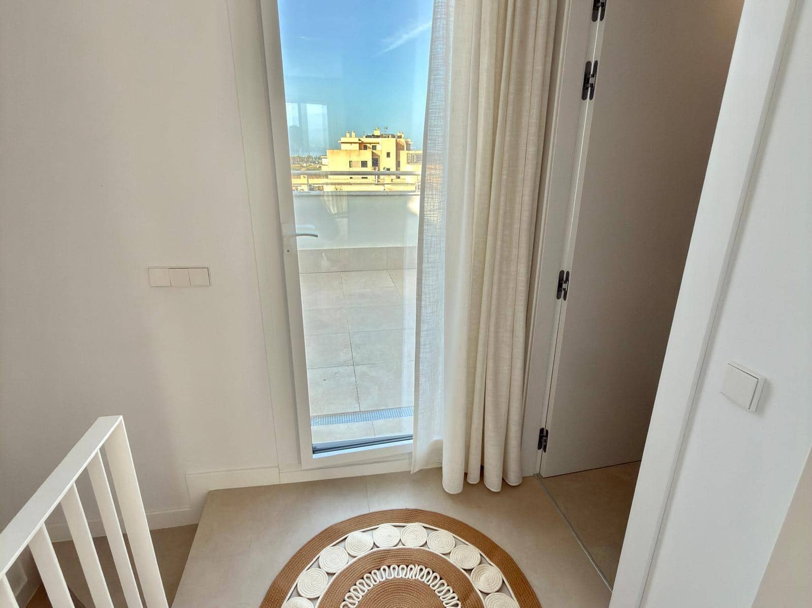 Ático de 3 habitaciones en Vélez-Málaga en alquiler con piscina - 1.800 € (Ref: 10055468)