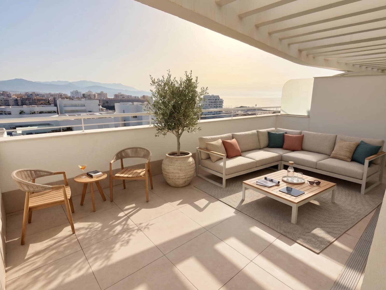 Ático de 3 habitaciones en Vélez-Málaga en alquiler con piscina - 1.800 € (Ref: 10055468)