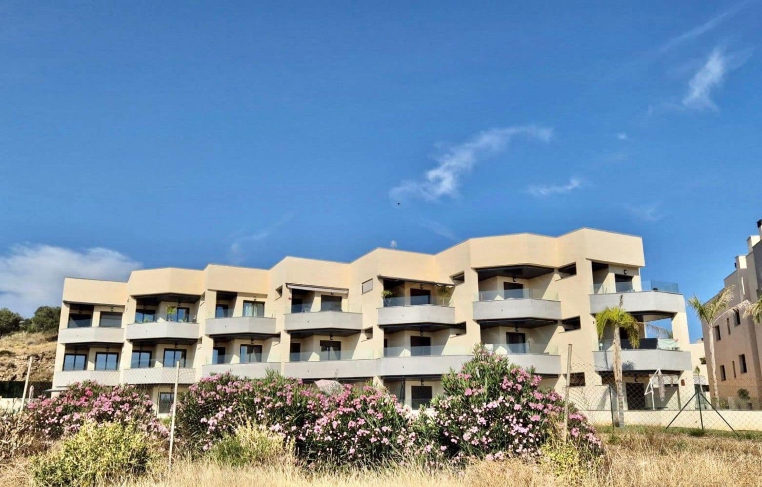 2 quarto Apartamento para arrendar em Almayate com piscina garagem - 1 200 € (Ref: 10059295)