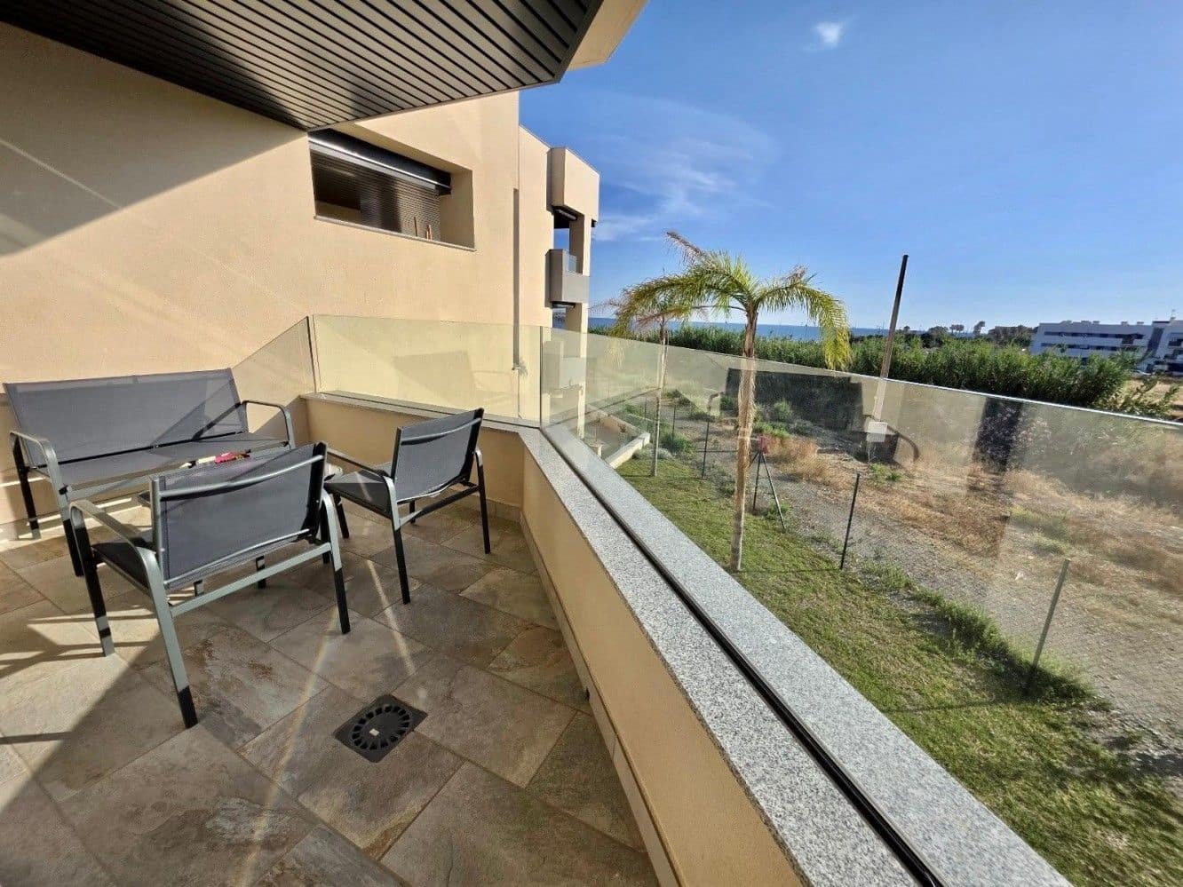 2 bedroom Flat for rent in Almayate with pool garage - € 1,200 (Ref: 10059295)