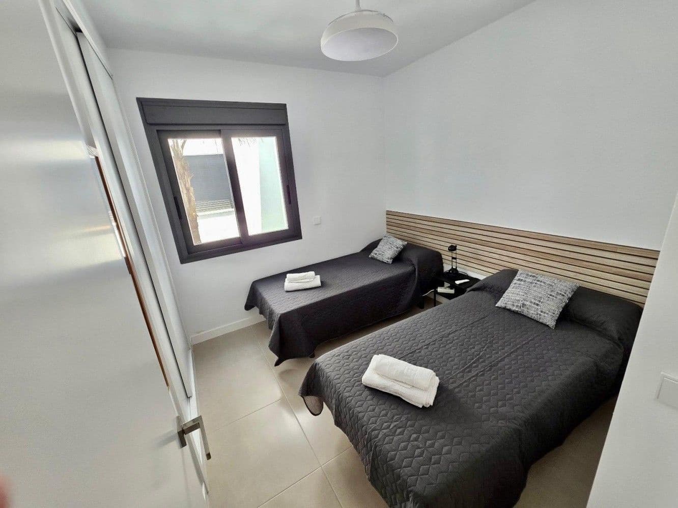 2 bedroom Flat for rent in Almayate with pool garage - € 1,200 (Ref: 10059295)