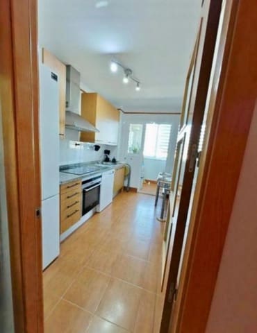Apartamento de 2 habitaciones en Torre del Mar, Vélez-Málaga en alquiler con piscina - 1.500 € (Ref: 10059296)