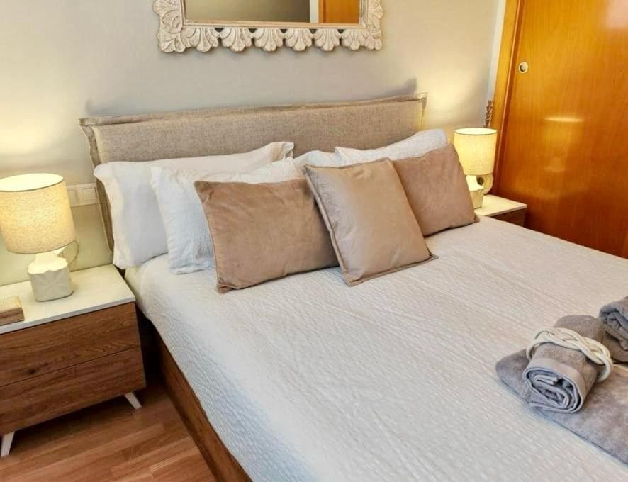 2 quarto Apartamento para arrendar em Torre del Mar com piscina - 1 500 € (Ref: 10059296)