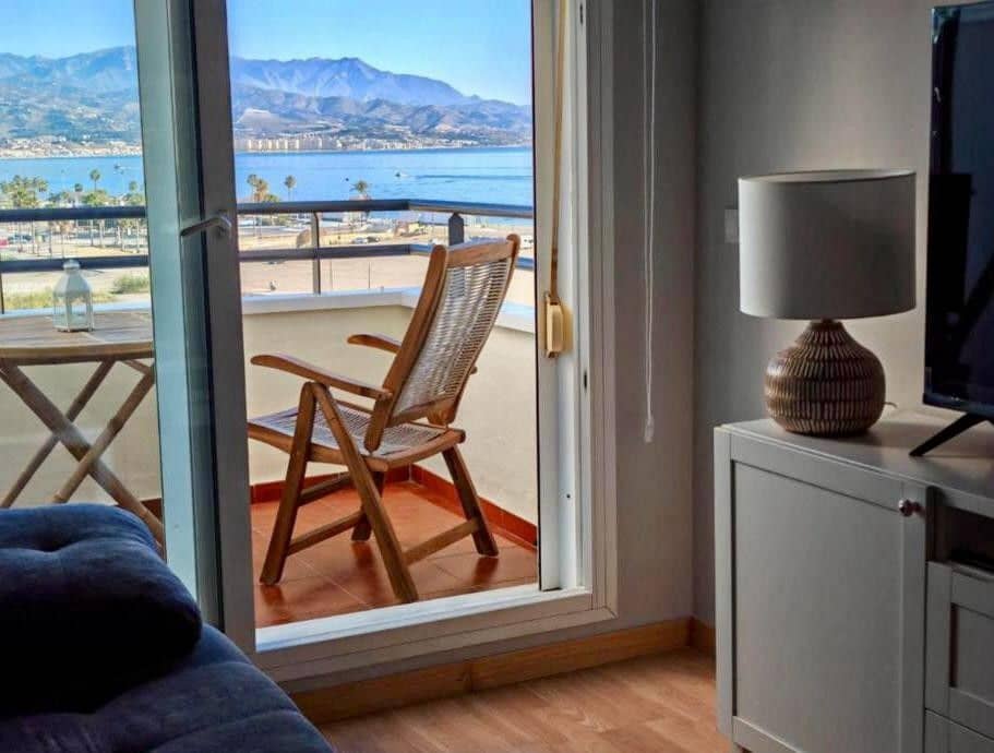 2 quarto Apartamento para arrendar em Torre del Mar com piscina - 1 500 € (Ref: 10059296)