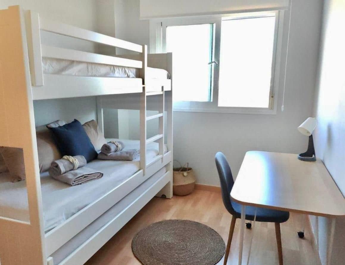 2 quarto Apartamento para arrendar em Torre del Mar com piscina - 1 500 € (Ref: 10059296)