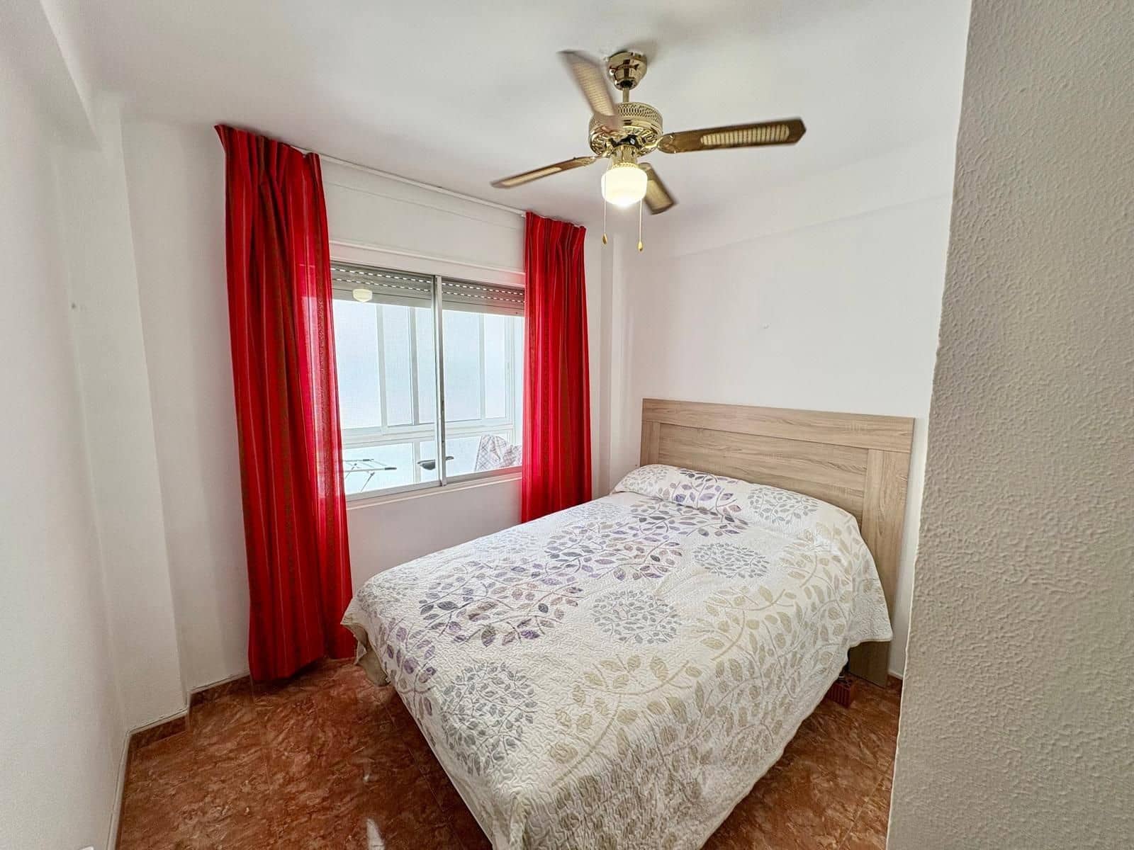 2 soverom Leilighet til leie i Torre del Mar med svømmebasseng - € 950 (Ref: 10062131)