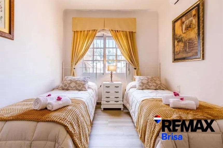 4 makuuhuone Huvila vuokrattavana paikassa Benajarafe mukana uima-altaan - 3 500 € (Ref: 10062134)