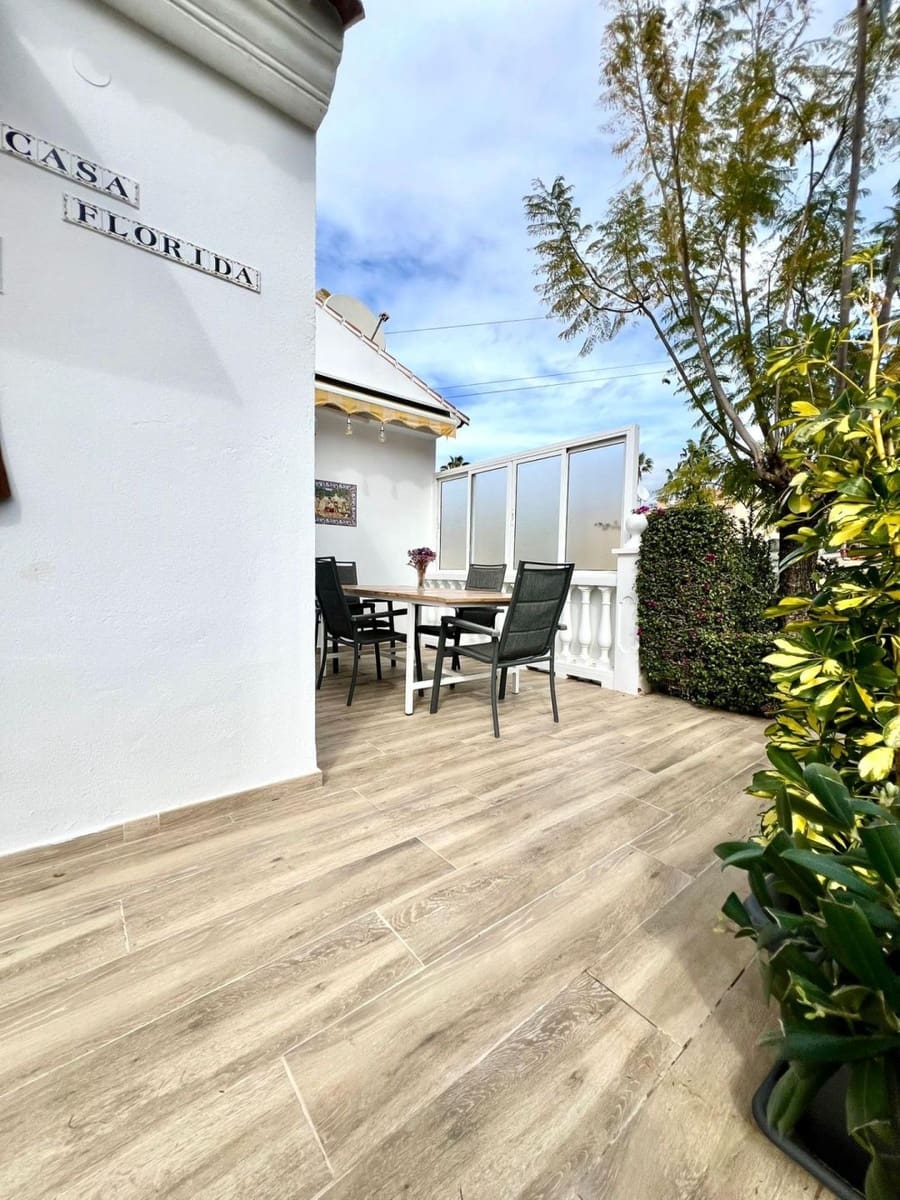 4 Zimmer Villa zu verkaufen in Caleta de Velez mit Pool - 669.000 € (Ref: 10062135)