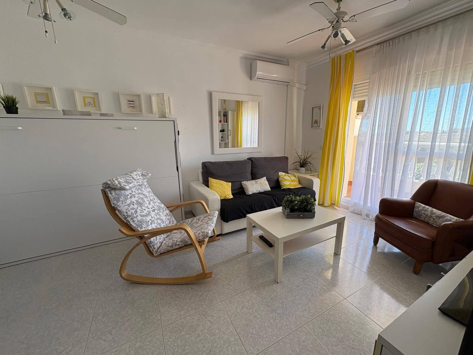1 slaapkamer Appartement te huur in Torrox Park met zwembad - € 700 (Ref: 10062137)