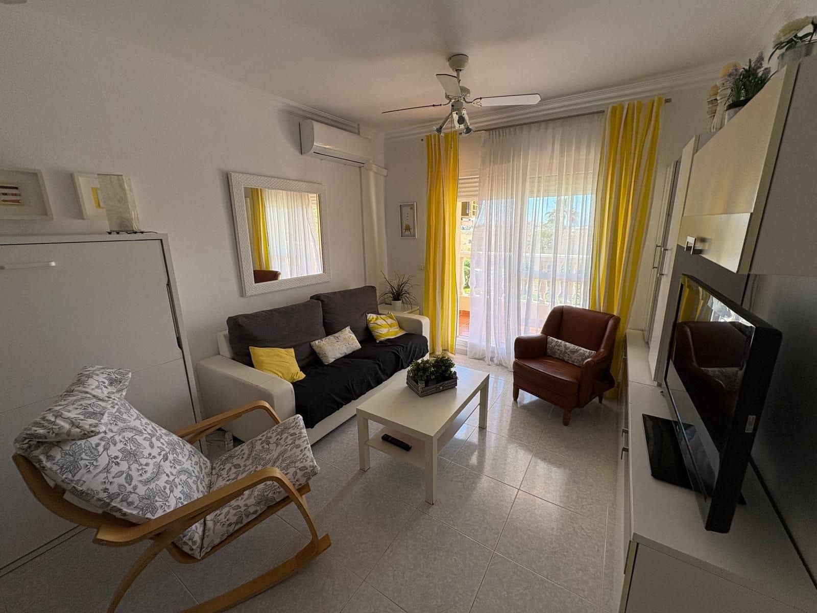 1 slaapkamer Appartement te huur in Torrox Park met zwembad - € 700 (Ref: 10062137)
