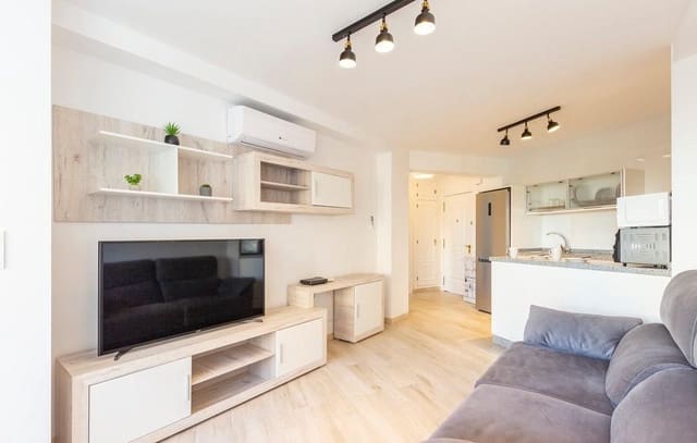 2 sovrum Lägenhet att hyra i Algarrobo med pool - 1 200 € (Ref: 10062138)
