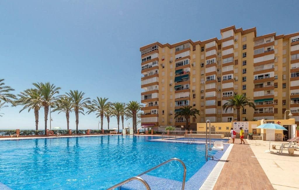 2 sovrum Lägenhet att hyra i Algarrobo med pool - 1 200 € (Ref: 10062138)
