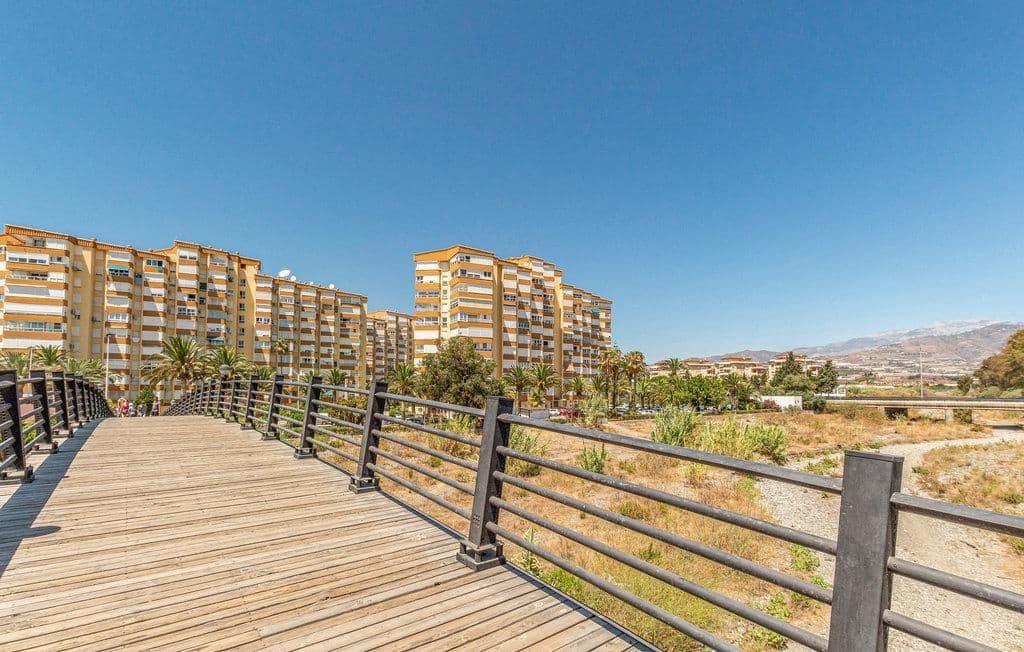 2 sovrum Lägenhet att hyra i Algarrobo med pool - 1 200 € (Ref: 10062138)