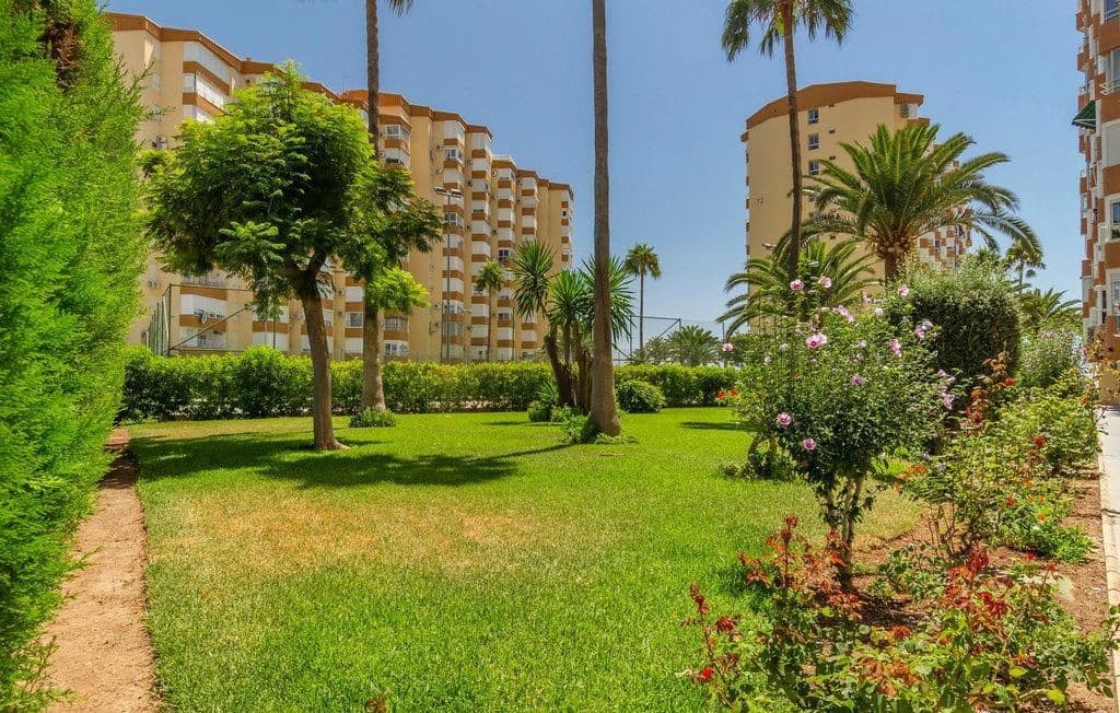 2 sovrum Lägenhet att hyra i Algarrobo med pool - 1 200 € (Ref: 10062138)