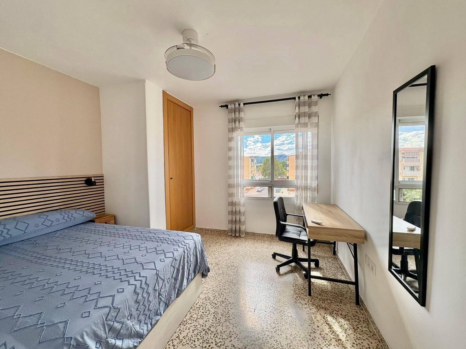 3 quarto Apartamento para arrendar em Velez-Malaga - 950 € (Ref: 10064814)