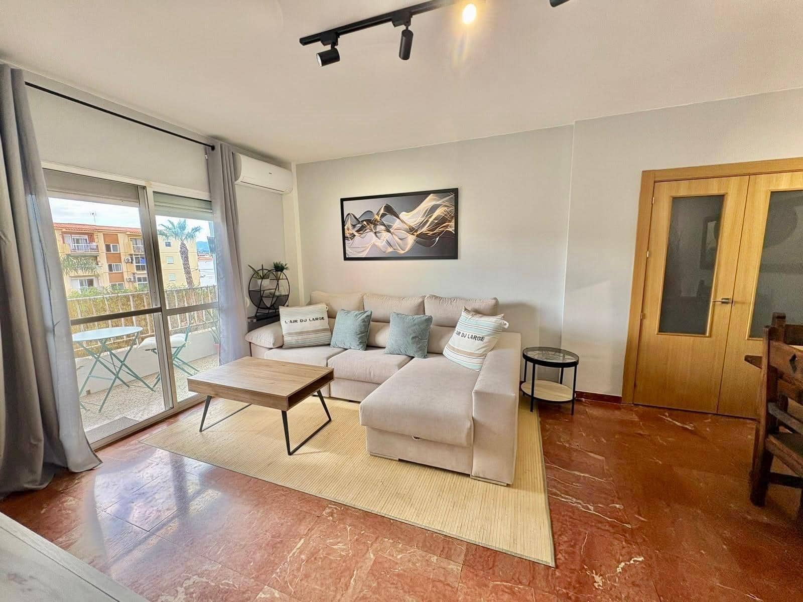 3 quarto Apartamento para arrendar em Velez-Malaga - 950 € (Ref: 10064814)
