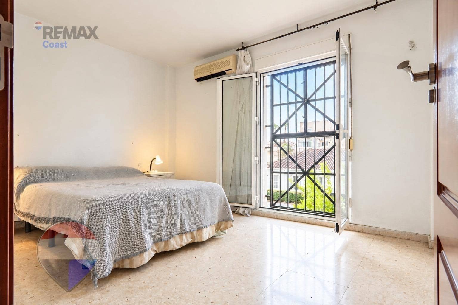 Adosado de 4 habitaciones en Málaga ciudad en venta con garaje - 425.000 € (Ref: 10068062)
