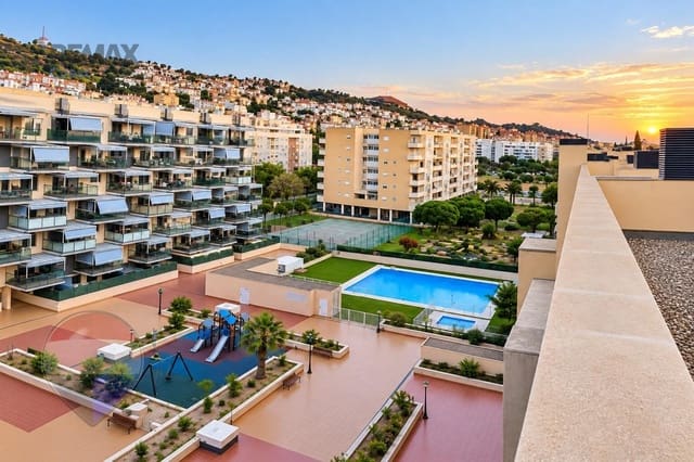 2 soveværelse Lejlighed til salg i Málaga by med garage - € 334.000 (Ref: 10086338)