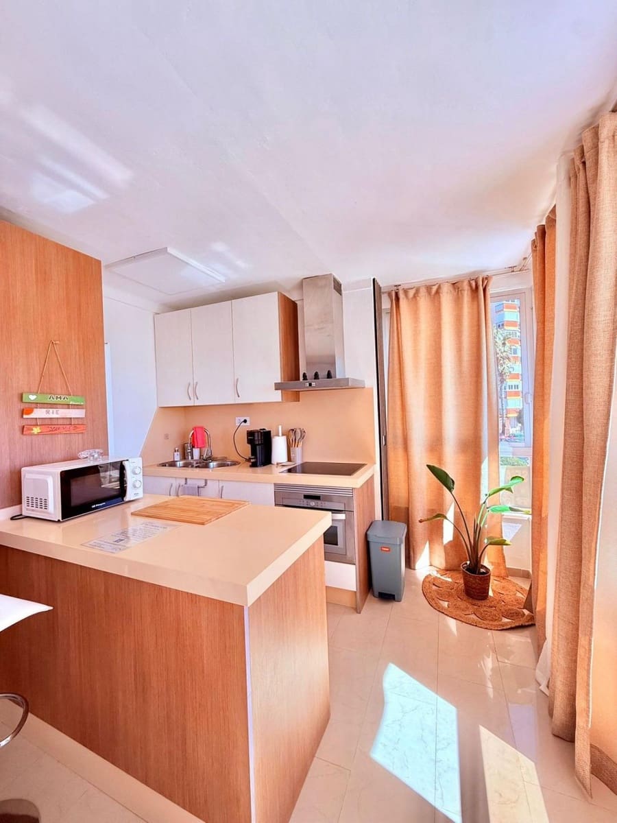 1 soveværelse Lejlighed til leje i Torrox med swimmingpool - € 800 (Ref: 10089601)