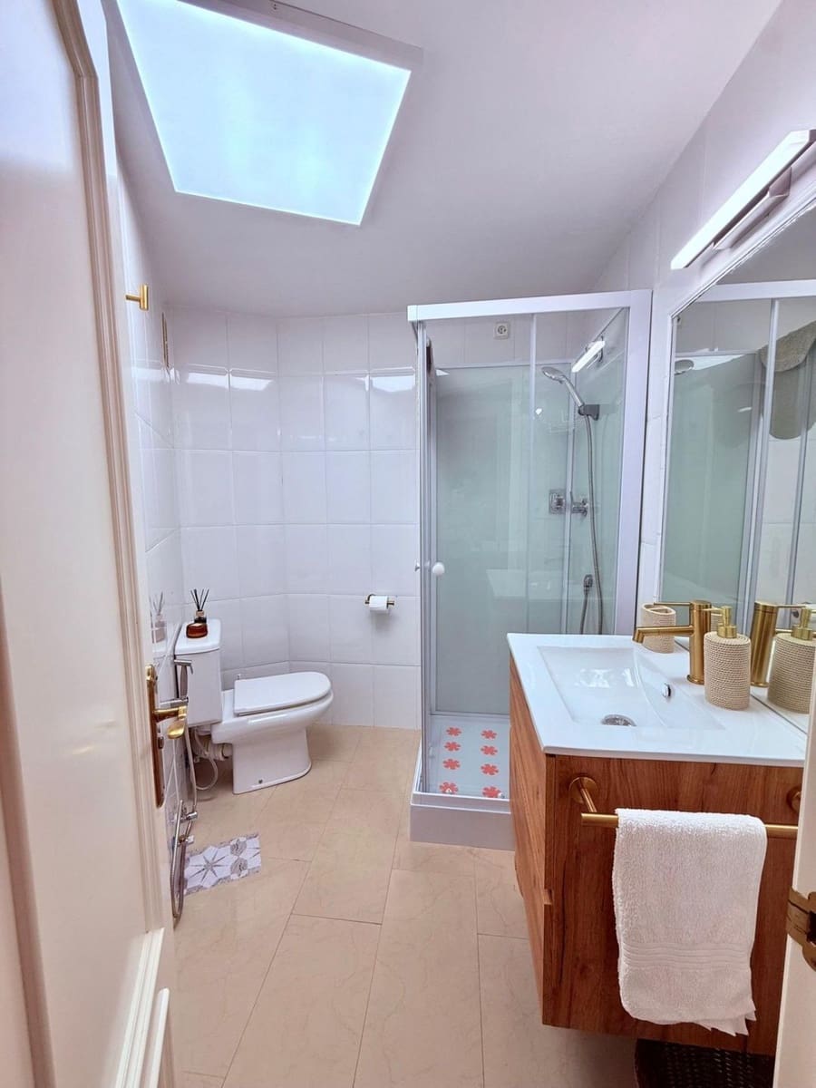 1 soveværelse Lejlighed til leje i Torrox med swimmingpool - € 800 (Ref: 10089601)