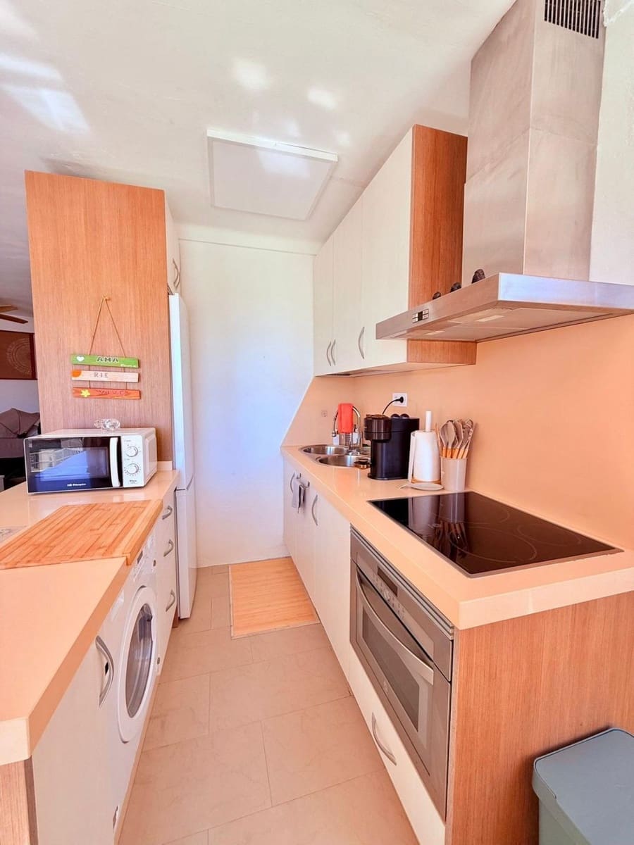 1 soveværelse Lejlighed til leje i Torrox med swimmingpool - € 800 (Ref: 10089601)