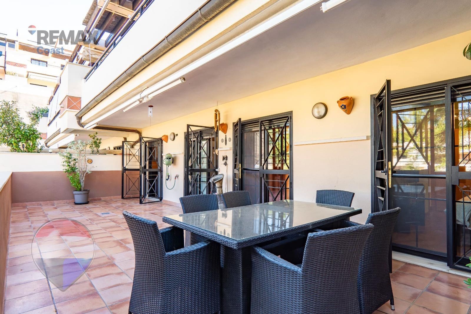 2 Zimmer Wohnung zu vermieten in Almayate mit Pool Garage - 1.000 € (Ref: 10109846)