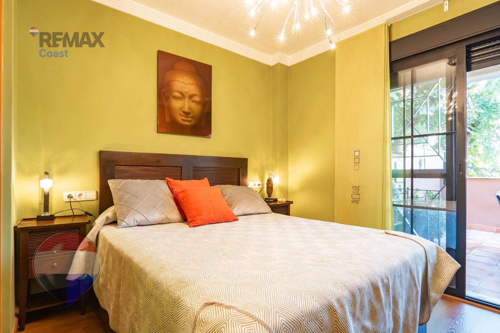 2 Zimmer Wohnung zu vermieten in Almayate mit Pool Garage - 1.000 € (Ref: 10109846)