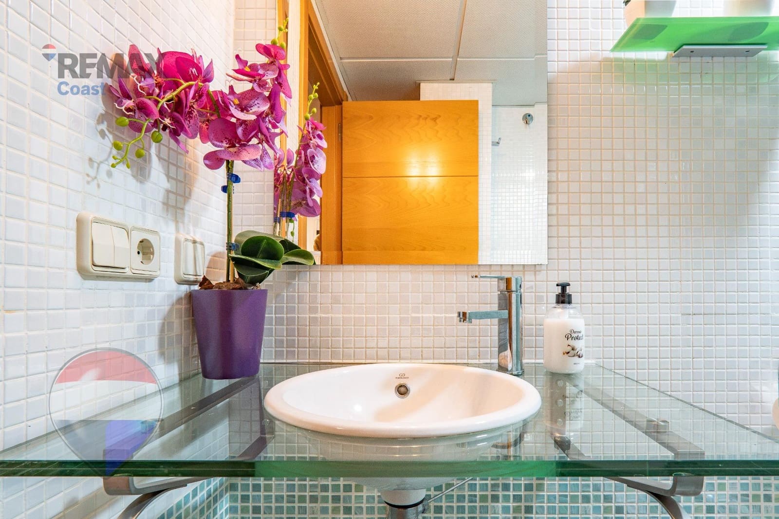 2 Zimmer Wohnung zu vermieten in Almayate mit Pool Garage - 1.000 € (Ref: 10109846)