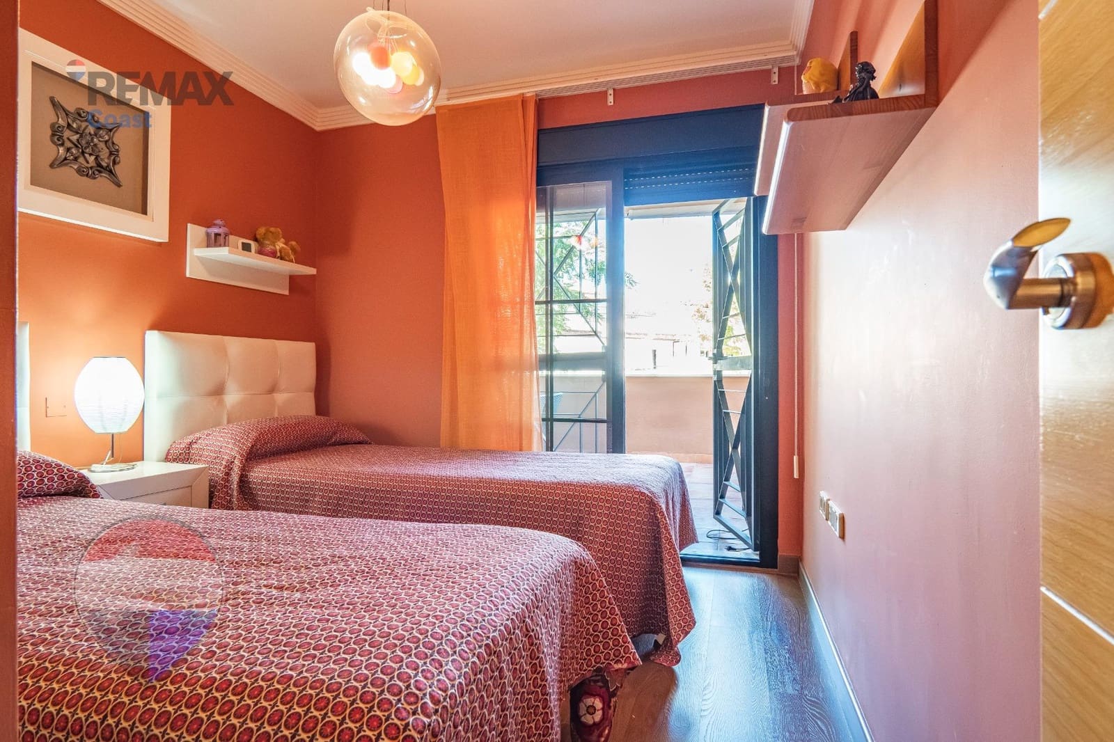2 Zimmer Wohnung zu vermieten in Almayate mit Pool Garage - 1.000 € (Ref: 10109846)