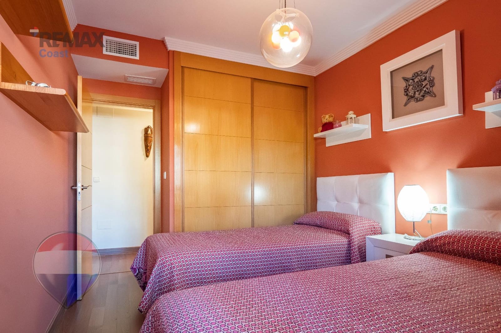 2 Zimmer Wohnung zu vermieten in Almayate mit Pool Garage - 1.000 € (Ref: 10109846)