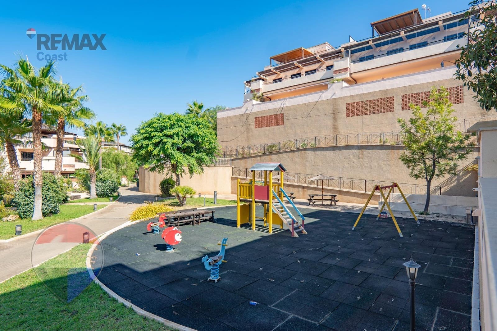 2 Zimmer Wohnung zu vermieten in Almayate mit Pool Garage - 1.000 € (Ref: 10109846)