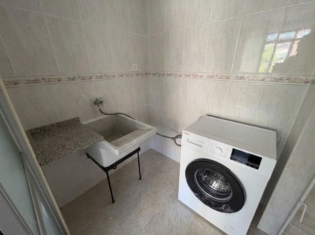 3 slaapkamer Flat te huur in Algarrobo - € 950 (Ref: 10120044)