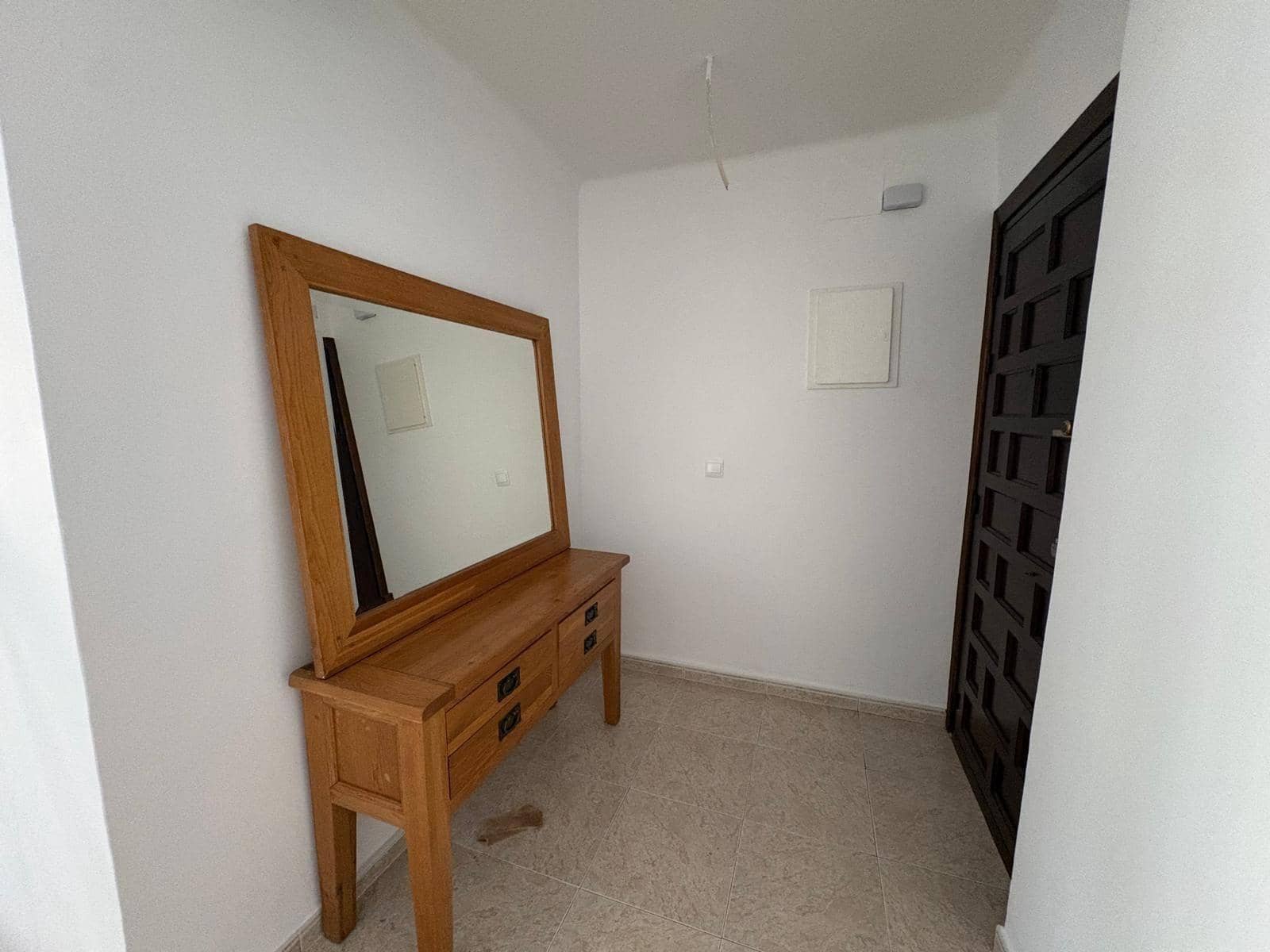 3 slaapkamer Flat te huur in Algarrobo - € 950 (Ref: 10120044)