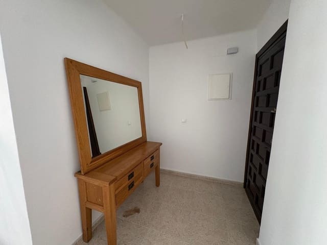 3 slaapkamer Flat te huur in Algarrobo - € 950 (Ref: 10120044)